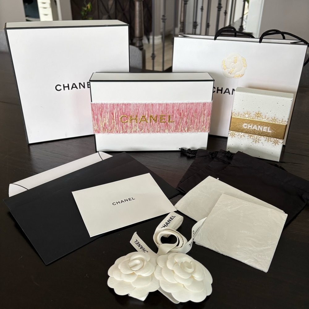 Chanel gift wrap bundle